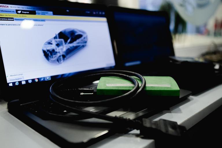 Strumentazione diagnosi del veicolo Bosch